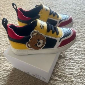 Kids Moschino sneakers! Great condition !